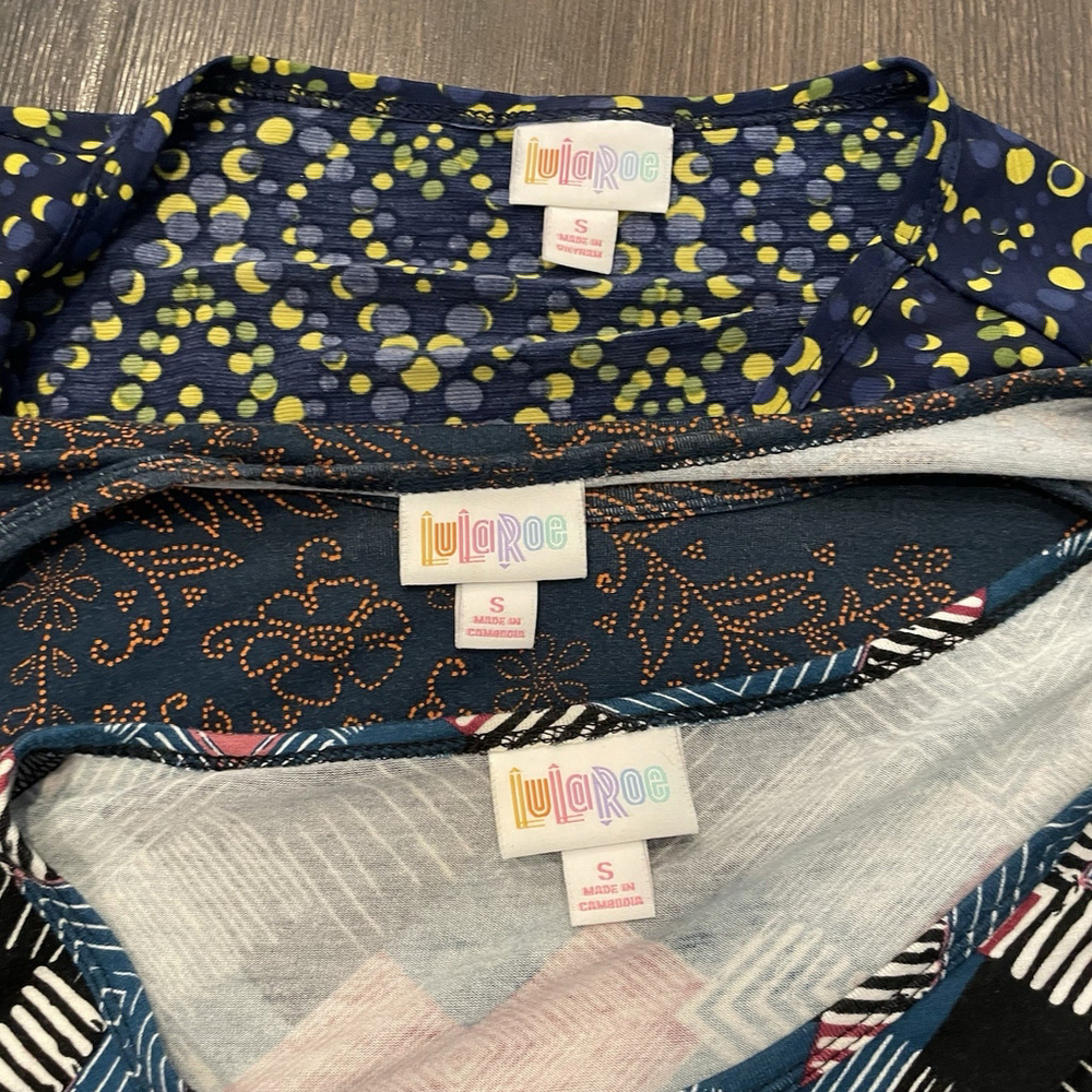 LuLaRoe Irma Tee Three Bundle Size Small Women’s High Low Top - Picture 2 of 5